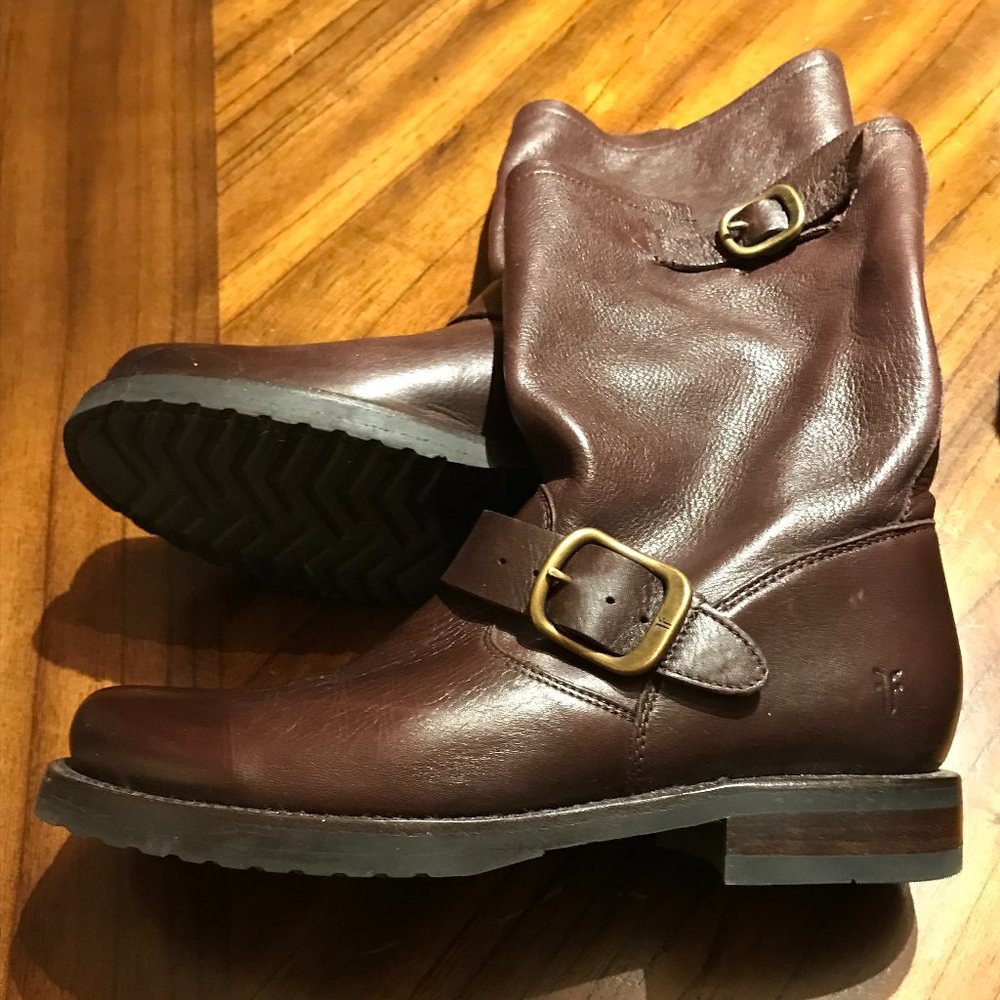 Frye Veronica Women's Bootie, 7.5, brown